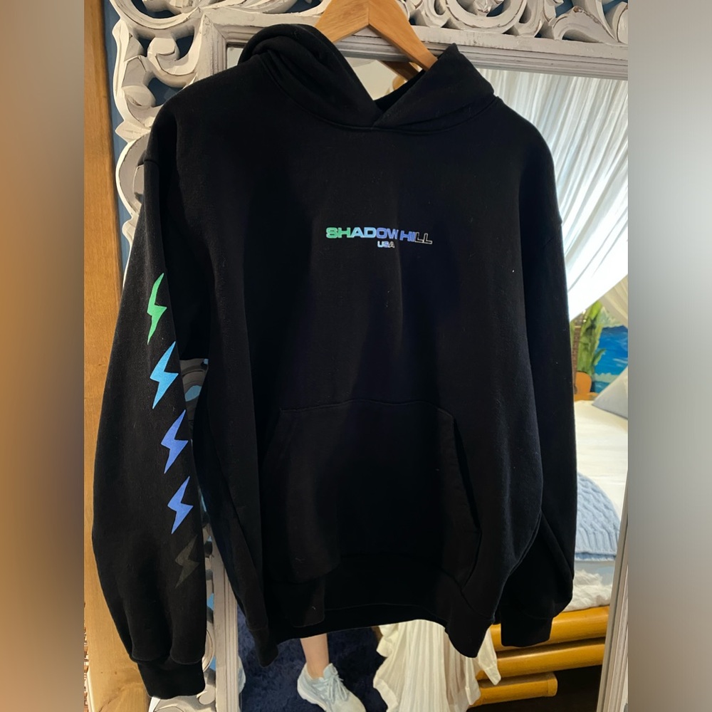 Shadow hill hoodie medium
